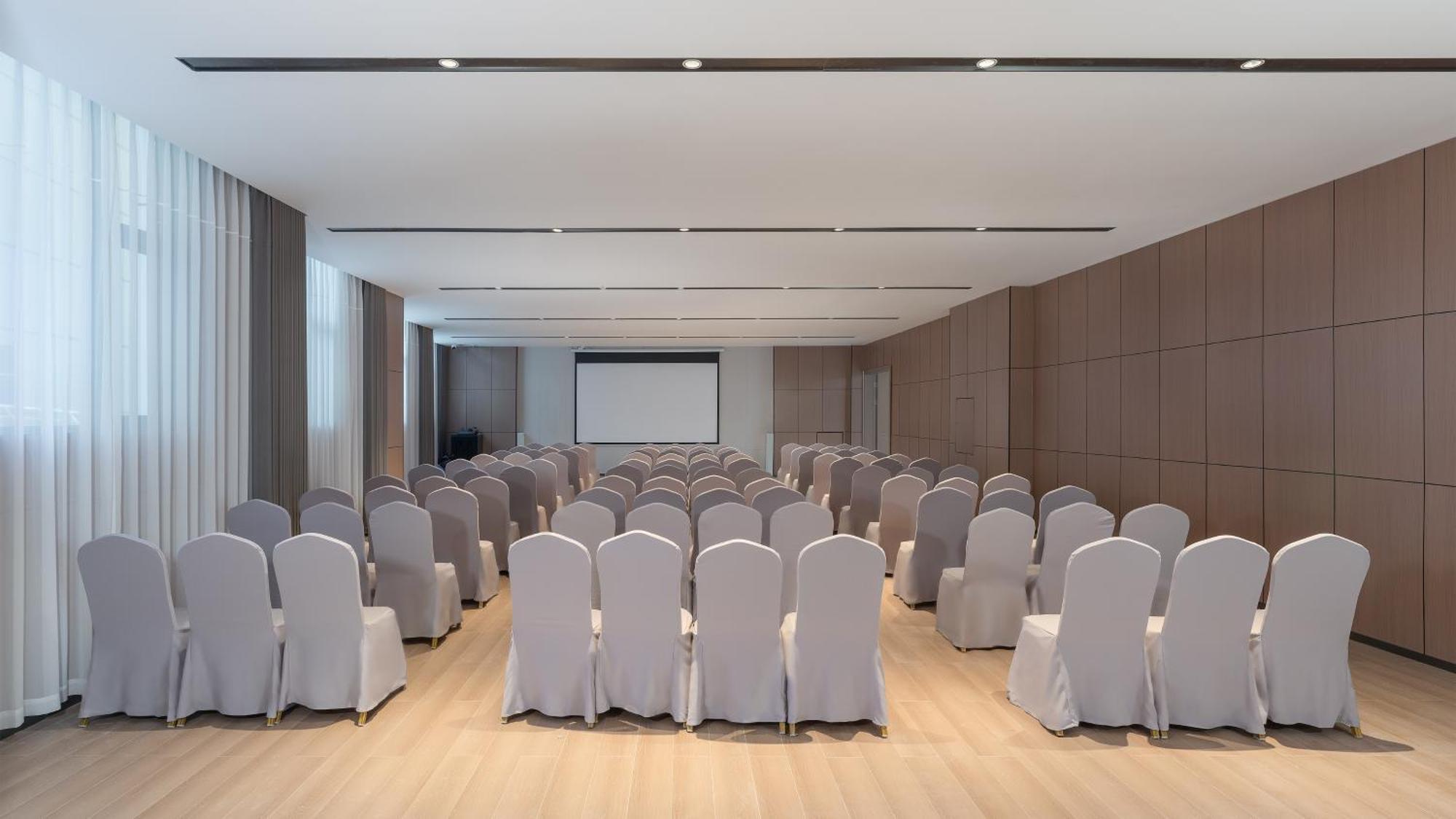 Holiday Inn Express Shangri-La By Ihg Exterior photo