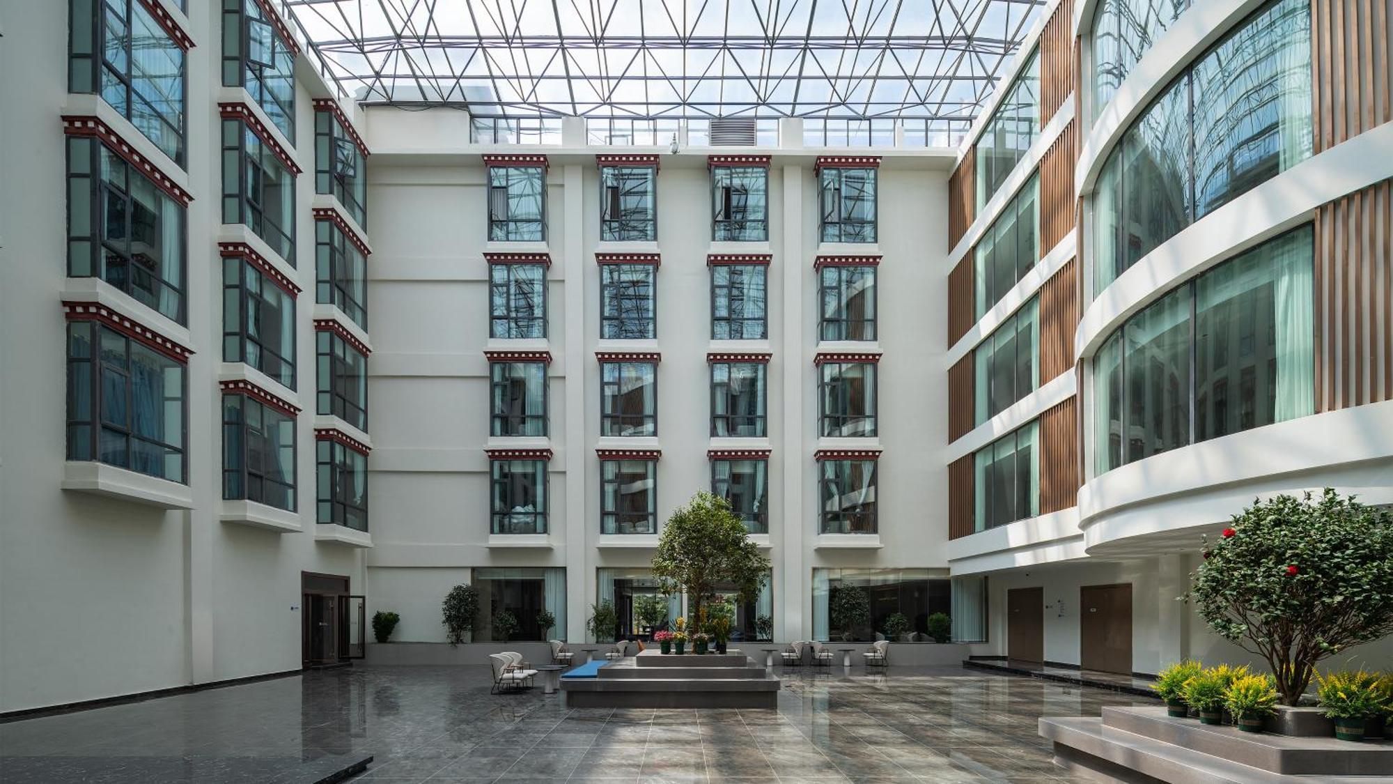 Holiday Inn Express Shangri-La By Ihg Exterior photo